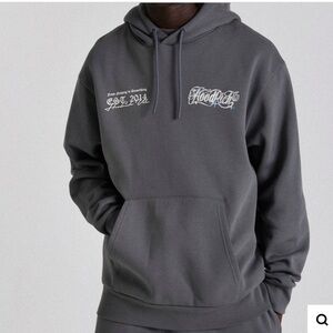 Hoodrich Legacy Oversized Hoodie Men’s Gray Size Small  NWT